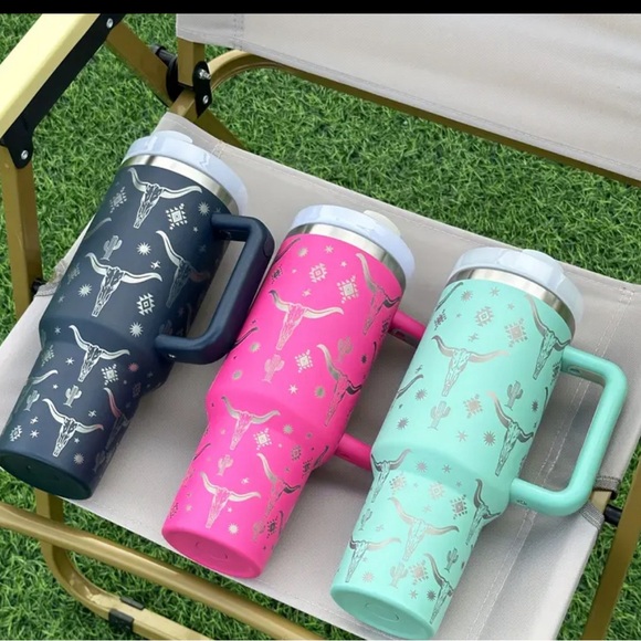 40oz Water tumbler , Laser Cowhead Pattern Water Cup With Straw, Portable Large - Picture 3 of 4